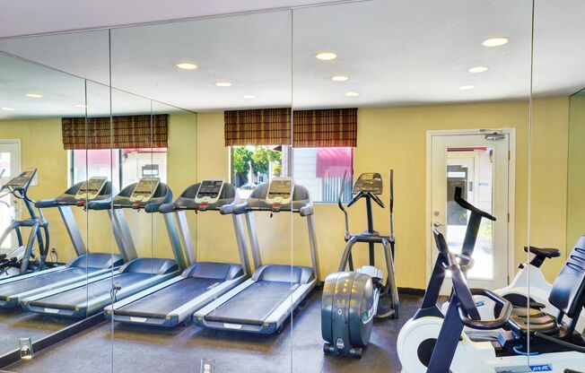 2 beds, 2 baths, 918 sqft, $2,320, Unit 181