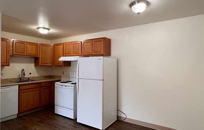 1 bed, 1 bath, 675 sqft, $1,400, Unit 7