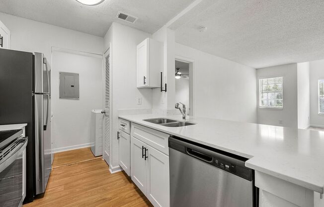 3 beds, 2 baths, 1,260 sqft, $1,513, Unit 3482-03