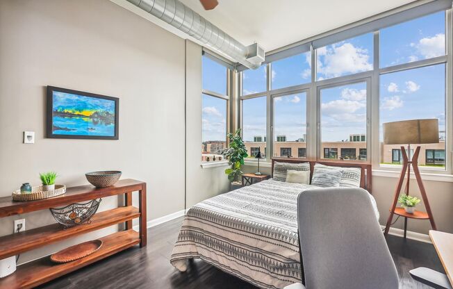 2 beds, 2 baths, $4,000, Unit # 1017