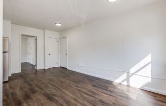 1 bed, 1 bath, $1,050, Unit Apt 8