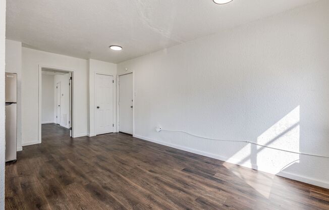 1 bed, 1 bath, $1,050, Unit Apt 8