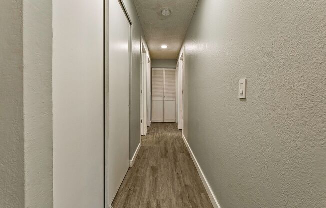 READY SET MOVE!!! GREAT PRICE & LOCATION - Darling Rambler in Olympia