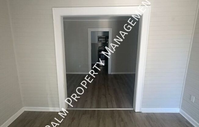1202 E 70 ST