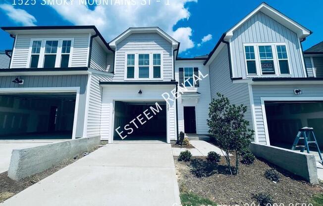1525 SMOKY MTN ST