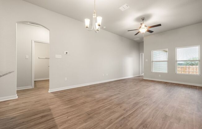 AVAILABLE NOW! GORGEOUS 3 BEDROOM DUPLEX LOCATED IN CONVERSE, TX!