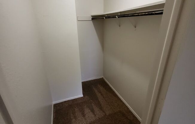 1 bed, 1 bath, 850 sqft, $1,050, Unit 7-733