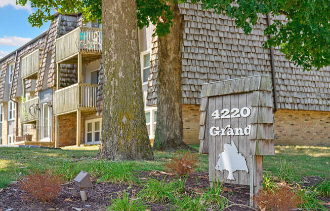 The 4220 Grand Apartments