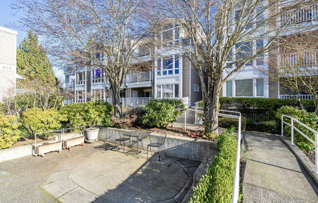 702 KIRKLAND WAY