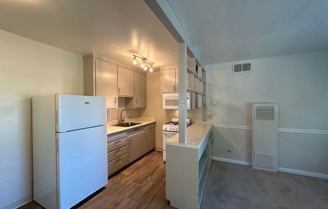 1 bed, 1 bath, $1,575, Unit 07