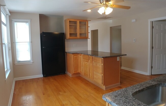 2 beds, 1.5 baths, 1,200 sqft, $2,000, Unit 3