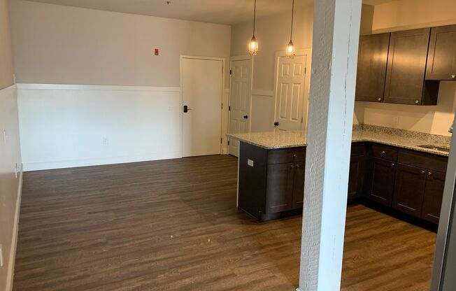 1 bed, 1 bath, $995, Unit Unit 404