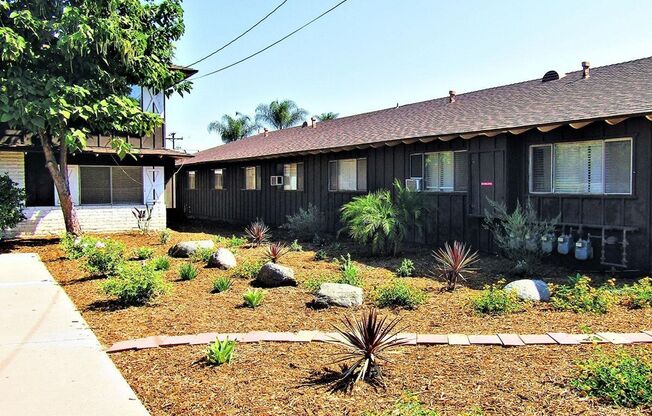 Town and Country Garden Apartments