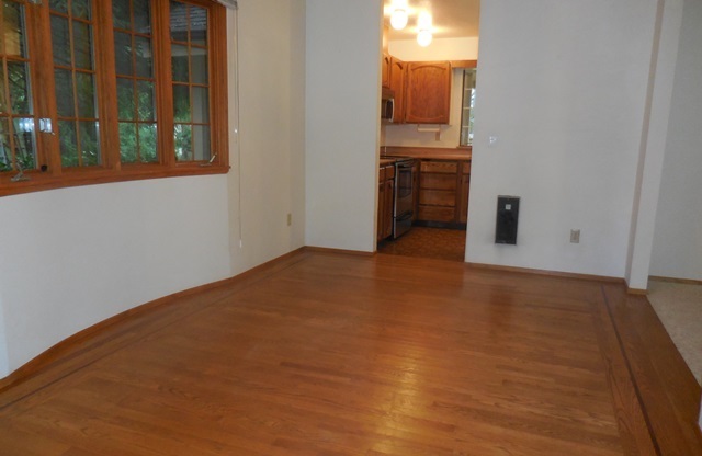 3 beds, 2 baths, $2,900