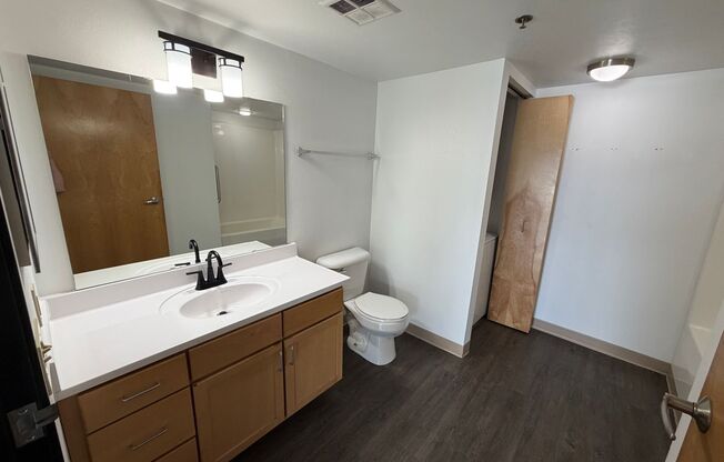 2 beds, 1 bath, 856 sqft, $1,650, Unit 202