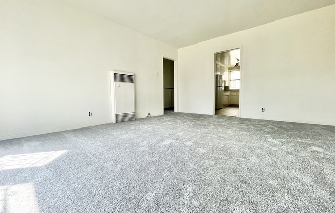 2 beds, 1 bath, $2,595