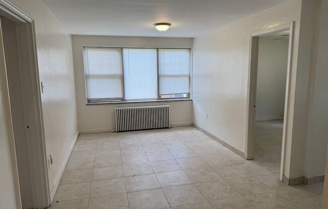 3 beds, 1 bath, 800 sqft, $2,195, Unit 316B