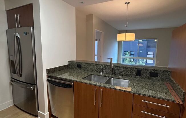 Epic REA - Great 2 BR/2 Ensuite BA Condo w/Parking at The Lansing - Rincon Hill/East Cut