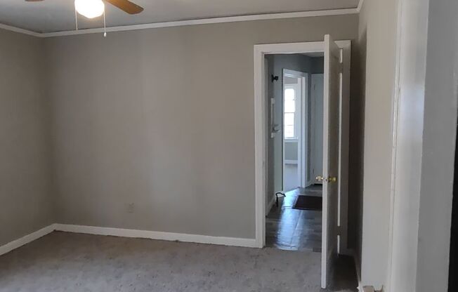 3 beds, 1 bath, $850