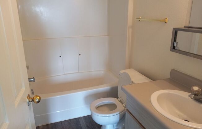 3 beds, 2 baths, $1,600, Unit # A 201