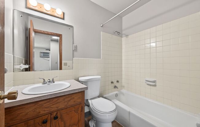 1 bed, 1 bath, 605 sqft, $1,075, Unit 705-301