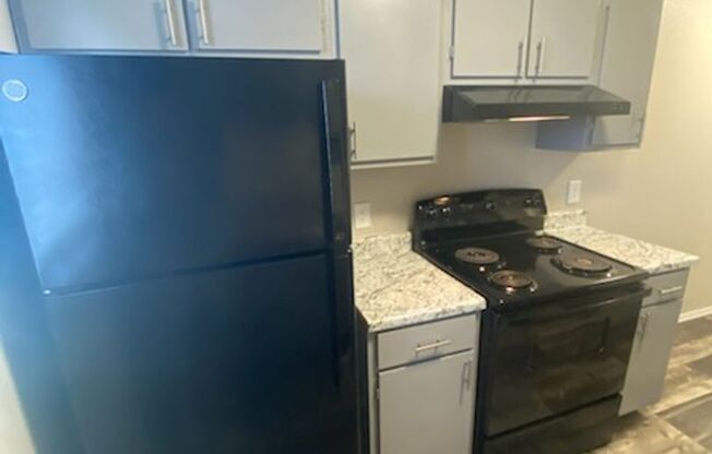 2 beds, 2 baths, 856 sqft, $920, Unit 2827-1805