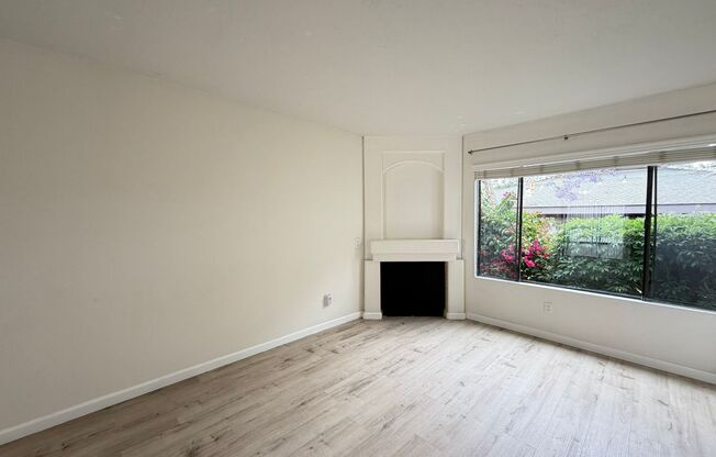 2BR/1.5BA Condo in the heart of Oceanside