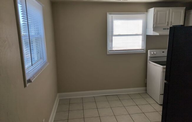 2 beds, 1 bath, 2 sqft, $1,200, Unit 1819 Tidewater Drive  - Unit C