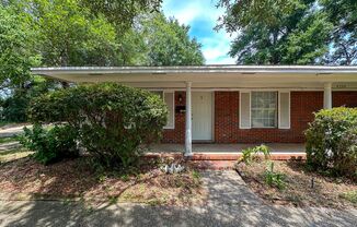 2 bedroom 1 bath duplex available for rent in Pensacola!