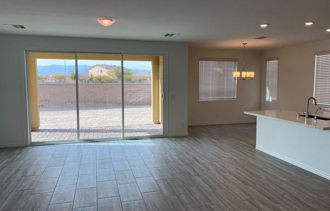 Short term rental of a single story close to the 215