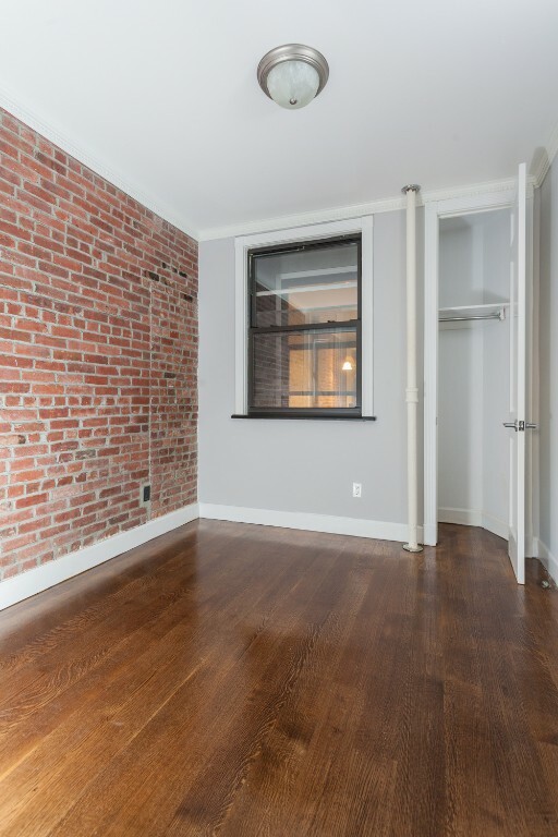 434 W 52nd St