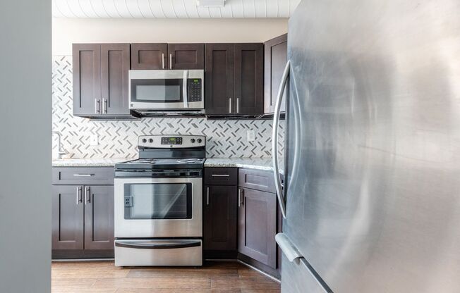 3 beds, 1 bath, 1,000 sqft, $1,995, Unit 1422-E