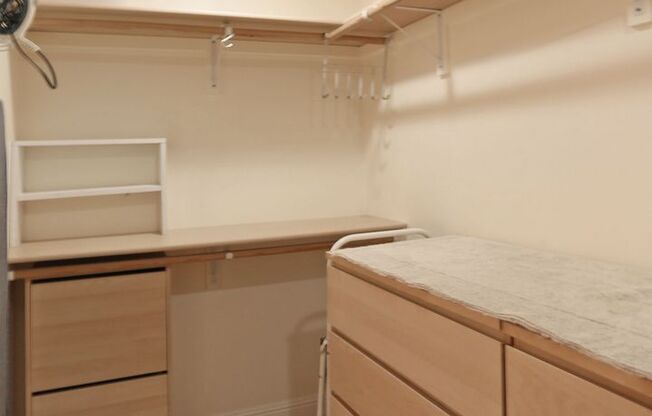 1 bed, 1 bath, $3,650, Unit B