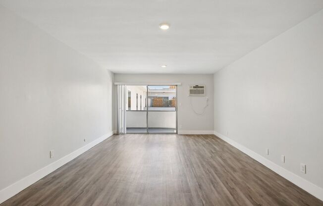 1 bed, 1 bath, 695 sqft, $1,898, Unit 319