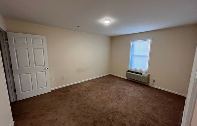 1 bed, 1 bath, 741 sqft, $1,800