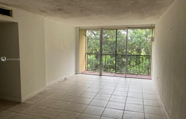 8870 FONTAINEBLEAU BLVD