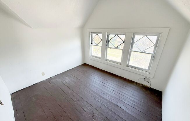 3 BED 1 BATH BEAUTIFUL SINGLE FAMILY HOME