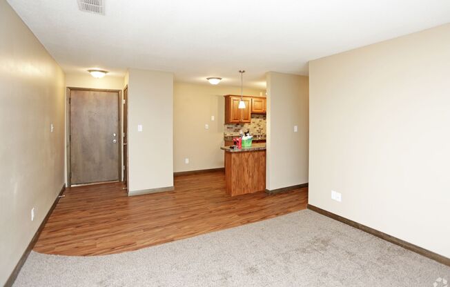 2 beds, 1.5 baths, 820 sqft, $995, Unit 4112 Wyndsor Terrace Building 1 #32