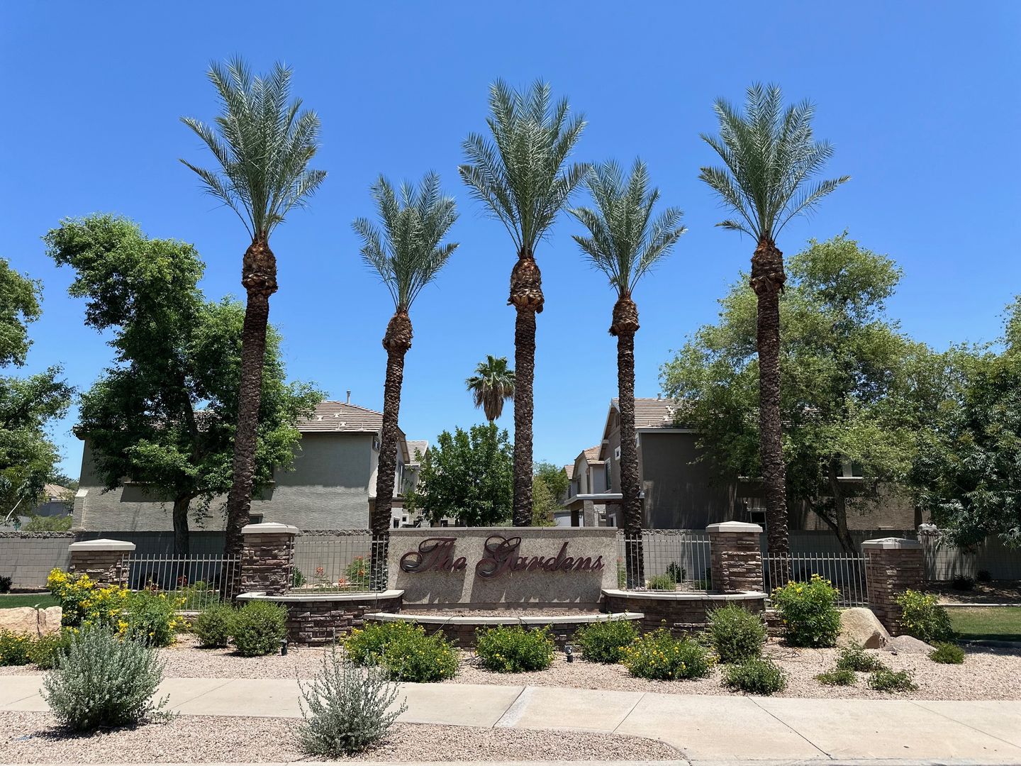 Comfort with Resort-Style Living 2BED/2BATH in Gilbert!  *New WASHER and DRYER**