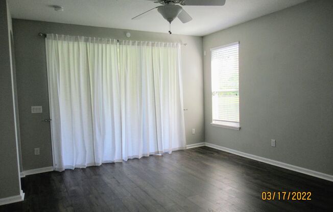 3 beds, 2 baths, $2,300