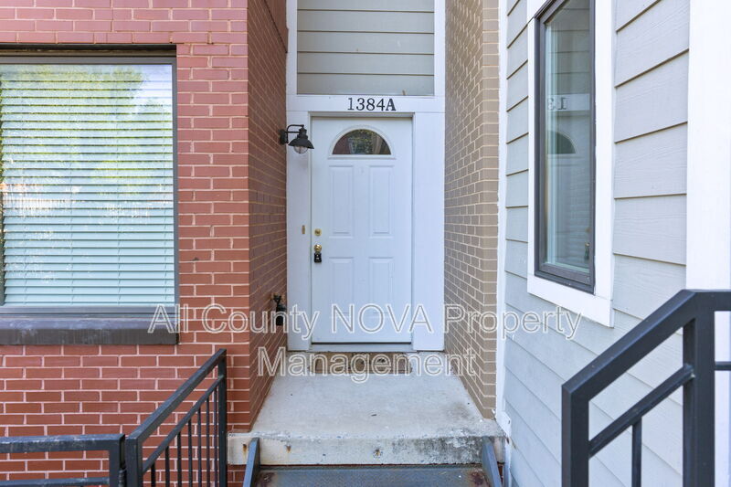 1384 TALBERT CT SE