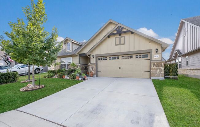 Bright & Airy Home on Curling Post