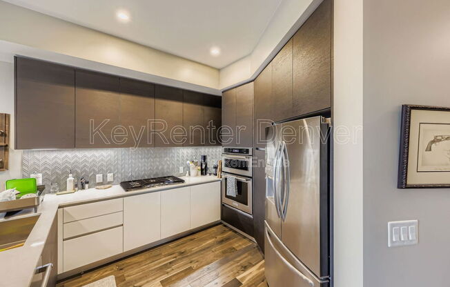 1 bed, 1.5 baths, 951 sqft, $2,300, Unit 617