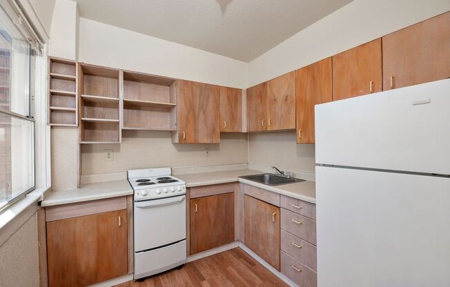 Studio, 1 bath, 400 sqft, $1,195, Unit B02