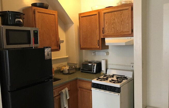 1 bed, 1 bath, 550 sqft, $1,075, Unit 328-2