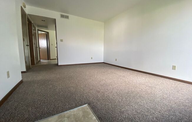 2 beds, 1 bath, 920 sqft, $1,150, Unit #1 - Lower