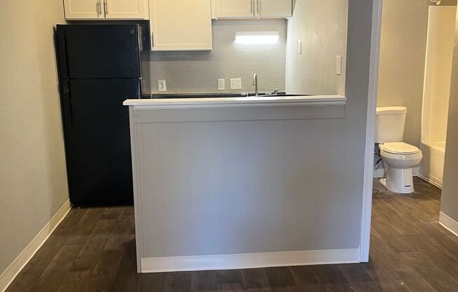 Studio, 1 bath, 400 sqft, $630, Unit 301