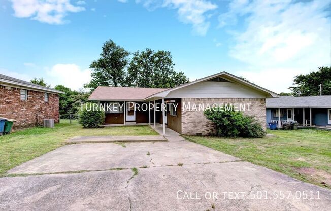 4407 LYNN LN