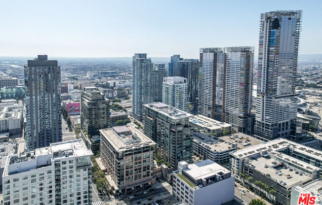 1 bed, 2 baths, 1,200 sqft, $3,495, Unit 716