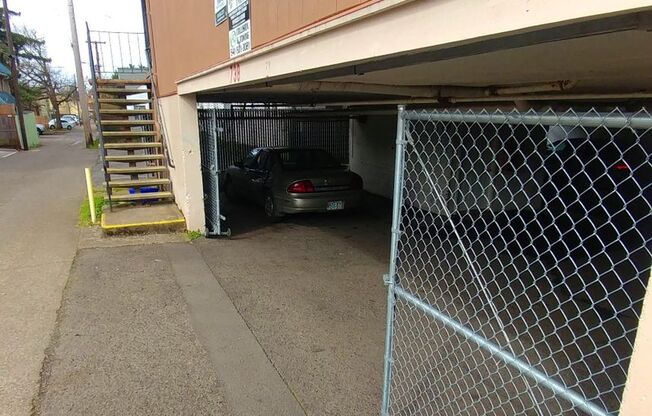Studio, 1 bath, 300 sqft, $695, Unit 24